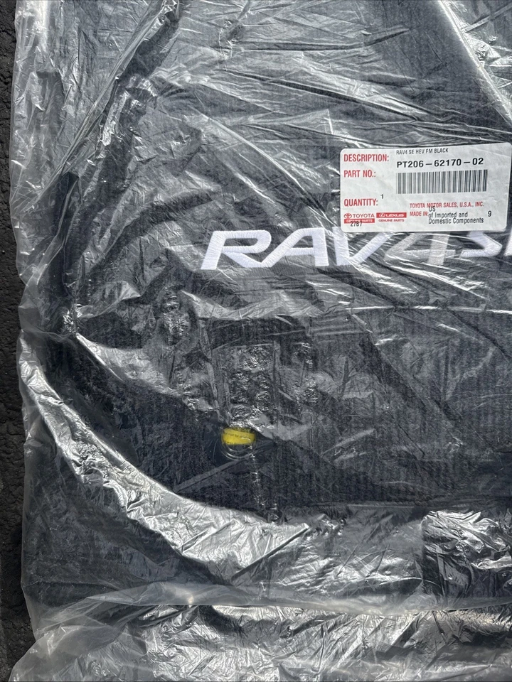Alfombrillas negras Toyota RAV4 SE HEV 2017-2018 OEM PT206-62170-02 nuevas Foto 2 de 4