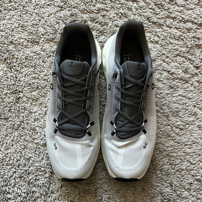 On Cloudstratus Herren Laufschuhe Low Top Weiß/Grau Mesh atmungsaktiv 45