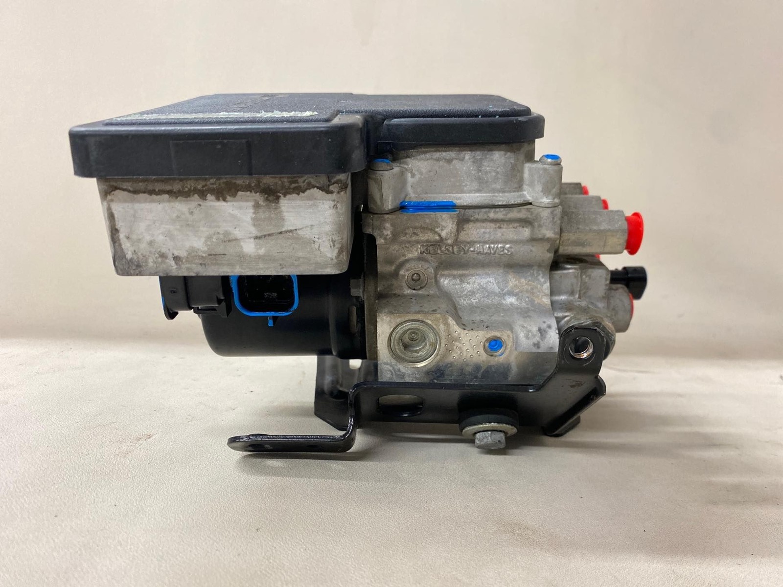 2001 Chevrolet Express 3500 Van Antilock Brake Assembly 155WB thumbnail 9