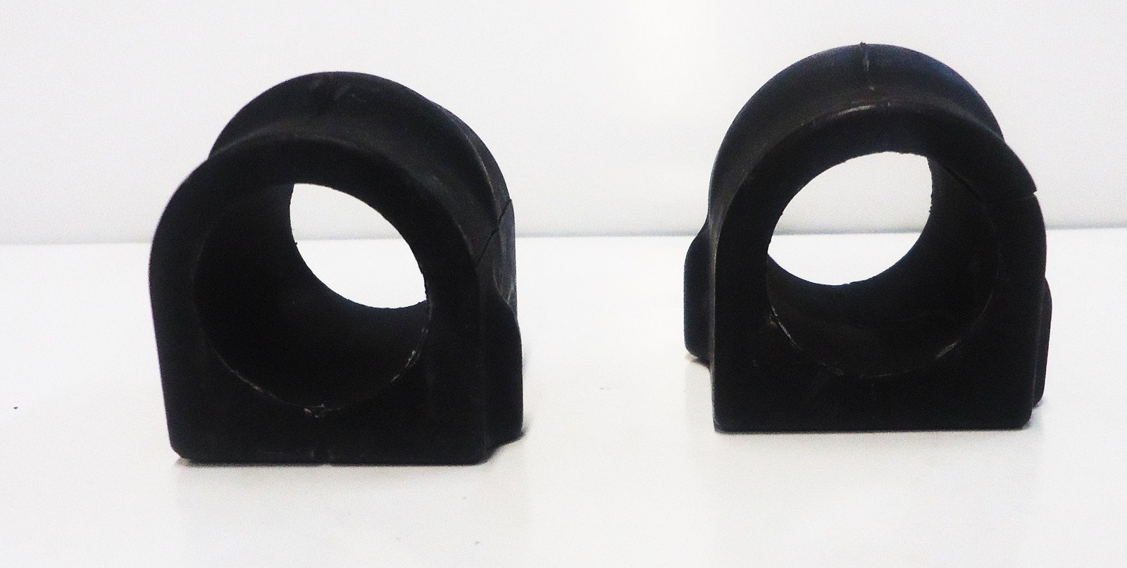 Genuine Holden New Sway Bar Rubber Bushes 27mm Suits VT VX VY VZ