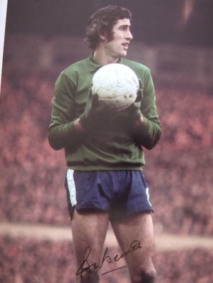 PETER BONETTI CHELSEA FC SIGNED PHOTO 12 X 16 INCH .(REDUCED PRICE)