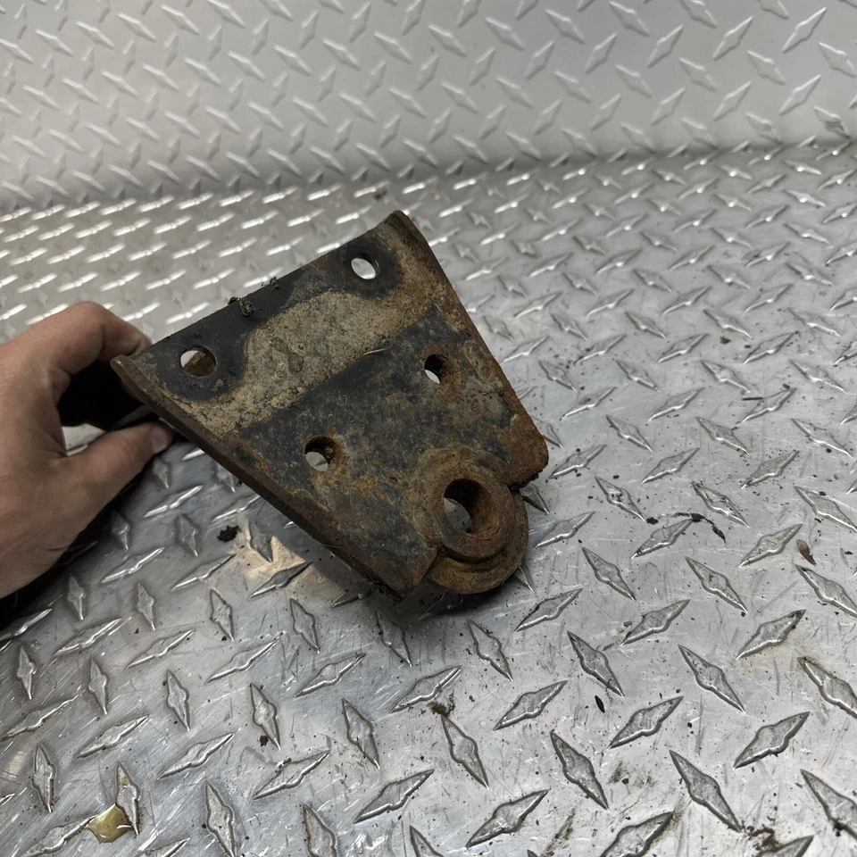 1995 SUZUKI KING QUAD 4WD 300 engate de reboque traseiro original fabricante de equipamento original - Imagem 3 de 3