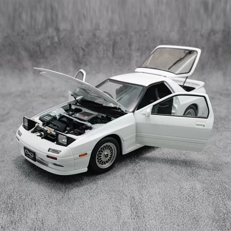 Mazda SAVANNA RX-7 INFINI FC3S 1:18 RX7 Alloy Car model 1:18 - image 3 of 4