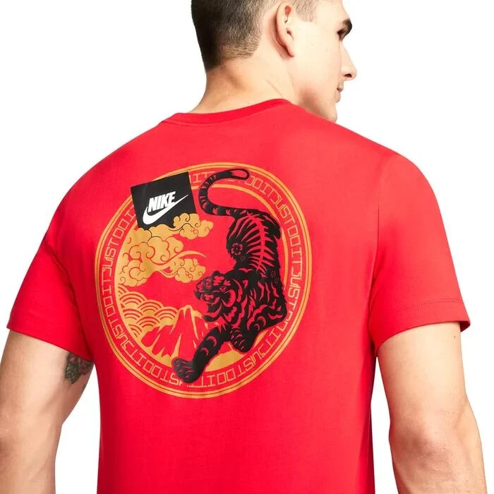 ◆NIKE◆Tiger in style Tシャツ Nike Year of the TIGER YOTT Graphic T-Shirt Tee CNY LNY Red