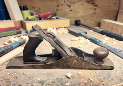 Vintage Stanley Bailey No. 5 Wood Working Bench Jack Hand Plane Flat Base Tool