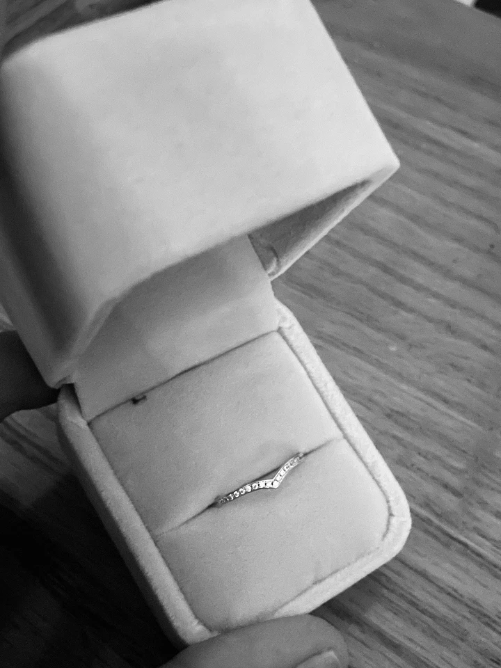 14k White Gold Plated Chevron Band Ring Moissanite Stones w/box-never Worn - Image 3 of 4