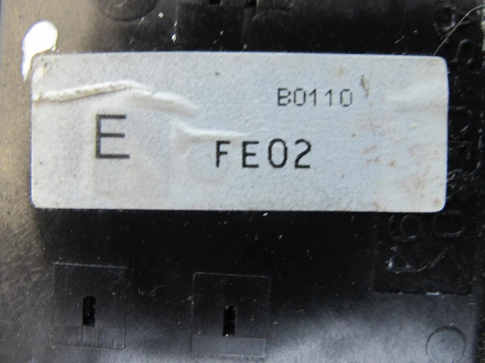 04-11 MAZDA RX-8 ACTUADOR DE CIERRE DE PUERTA DE PASAJERO DELANTERO DERECHO OEM Foto 4 de 4