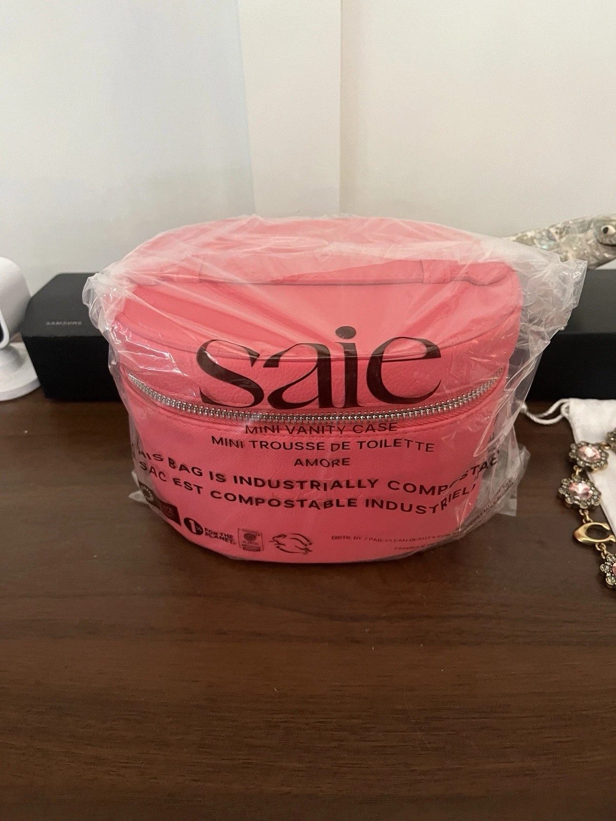 SAIE fuchsia mini vanity case NWT SHIPS TODAY