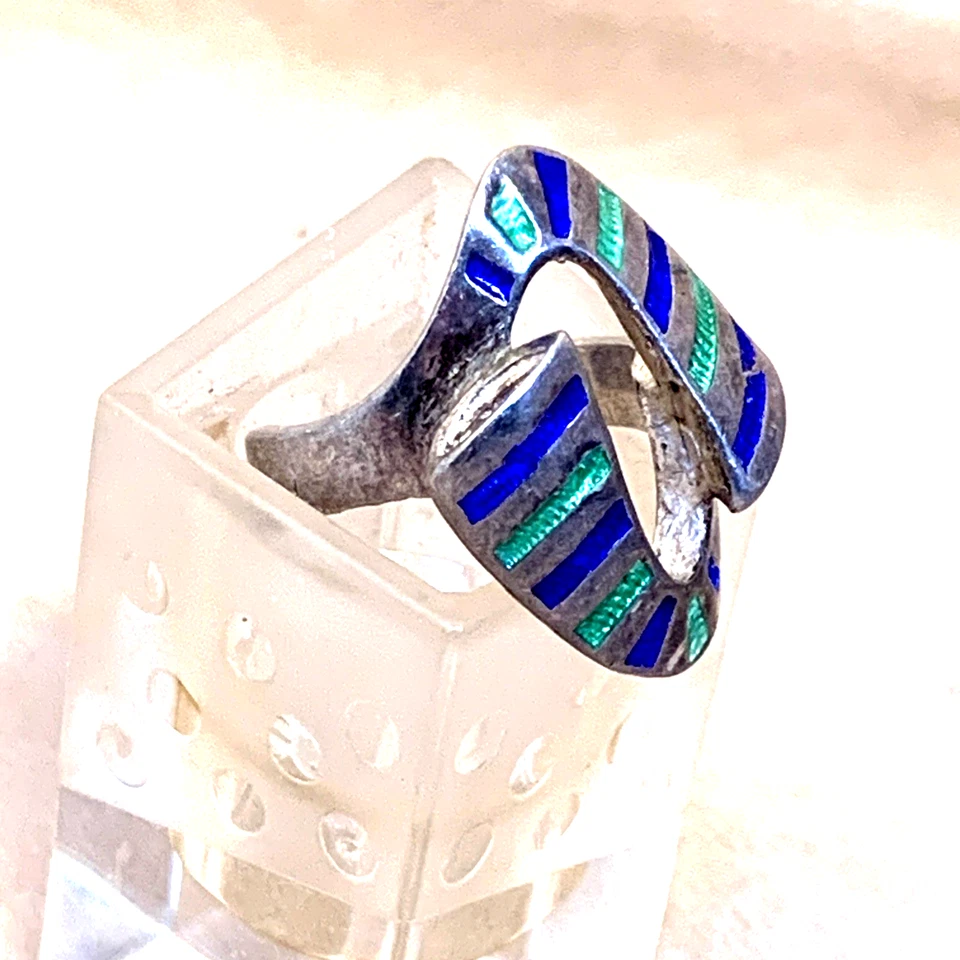 ANELLO IN ARGENTO 925 E SMALTO A FUOCO VERDE/BLU'ANNI 70 CONTRARIE' APERTO - Immagine 2 di 4