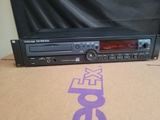 Tascam CD-RW700 Professional CD Rewriteable Recorder does not eject