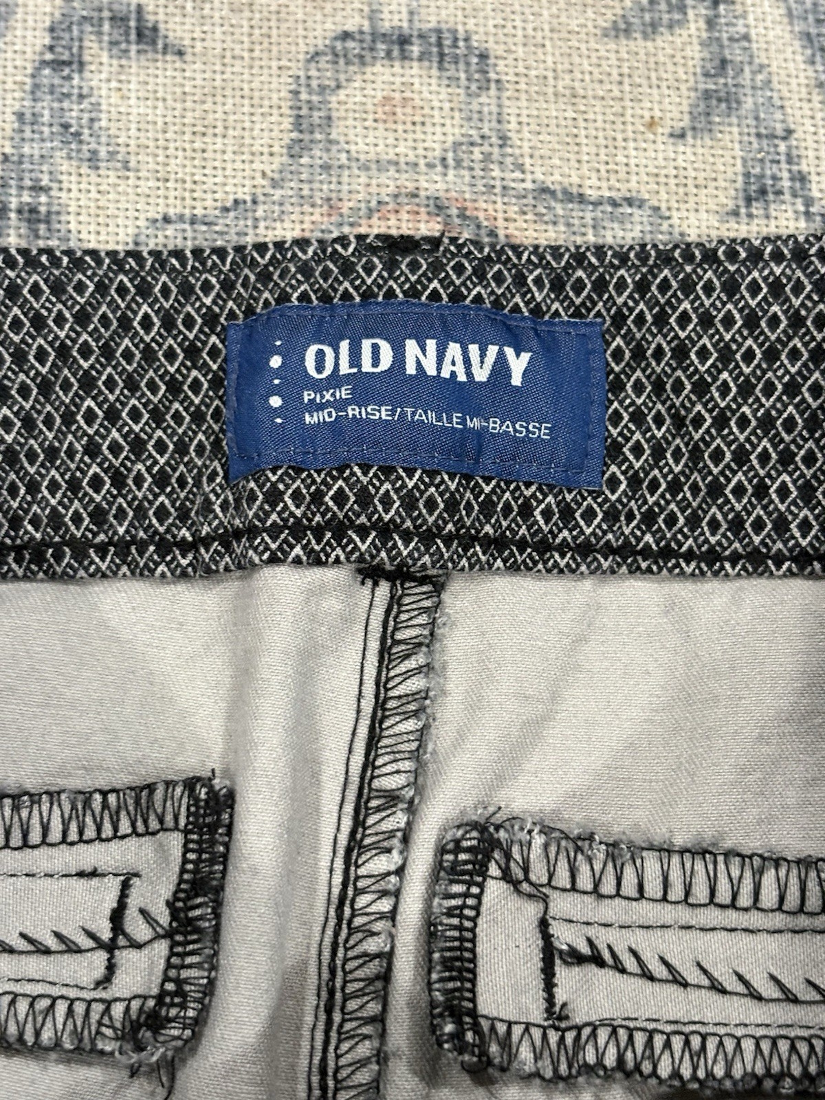 Women’s Old Navy Bundle Bundle Pixie Pants Size 2… - image 4