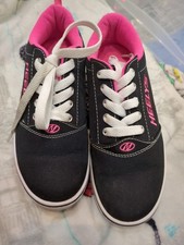 Heelys Pro 20 Skate Shoes Youth size 5 Black Pink Sneakers Wheels In Heels