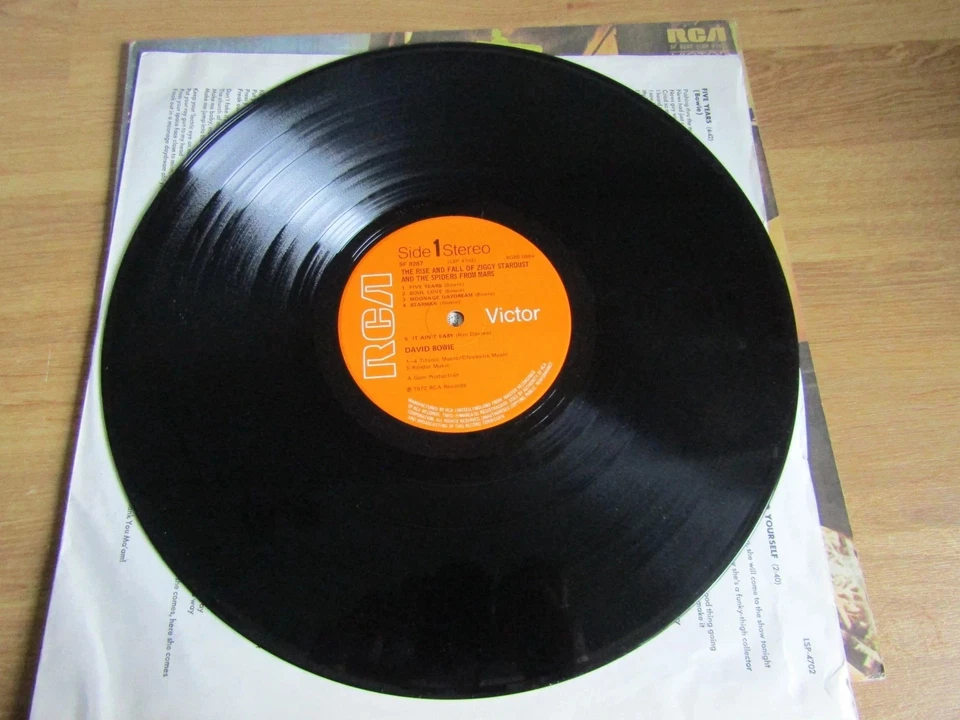 David Bowie Ziggy Stardust Lp  UK Titanic 1st press [Ex/Vg+] - Image 3 of 4