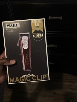 Wahl Magic Clip Cordless Professional Hair Clipper Stagger-Tooth Blade Red/Black