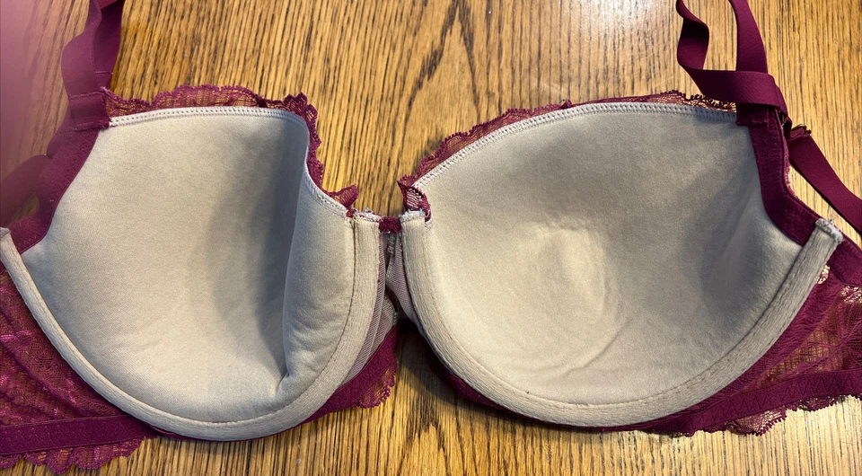 DONNA KARAN INTIMATES 勃艮第花边钢圈文胸 36D #452108 — 第 3/4 张图片