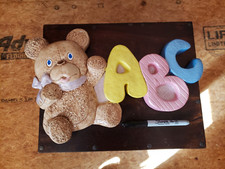 Ancienne suspension murale de crèche ABC