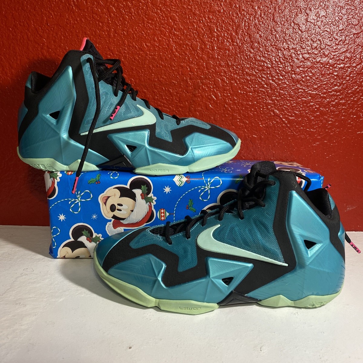 2014 Lebron 11 South Beach Mismate left size right size 621712 303