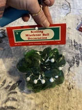 Vintage Mistletoe Kissing Ball Decoration Christmas Holiday New In Package