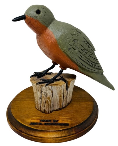 7-1/2" ROBIN REDBREAST FIGURINE, CARVED BY JOE KESTERSON, ON POST & PEDESTLE