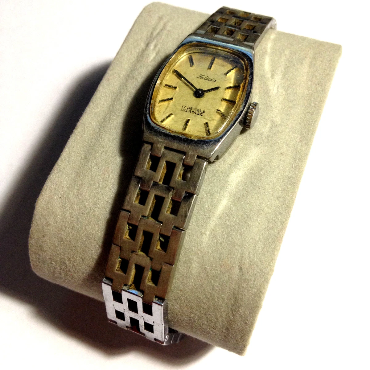 Felicia 17 jewels incabloc best sale swiss