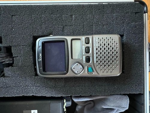 AOR AR8600 MARK 2 ODBIORNIK KOMUNIKACYJNY z ICOM IC-R3 & Case - Zdjęcie 2 z 6