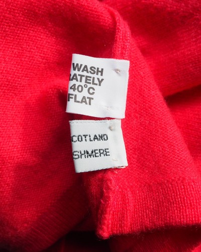 Vintage John Laing Scotland 100% Cashmere Sweater Deep Pink Black Bow 38 97cm - Picture 7 of 7