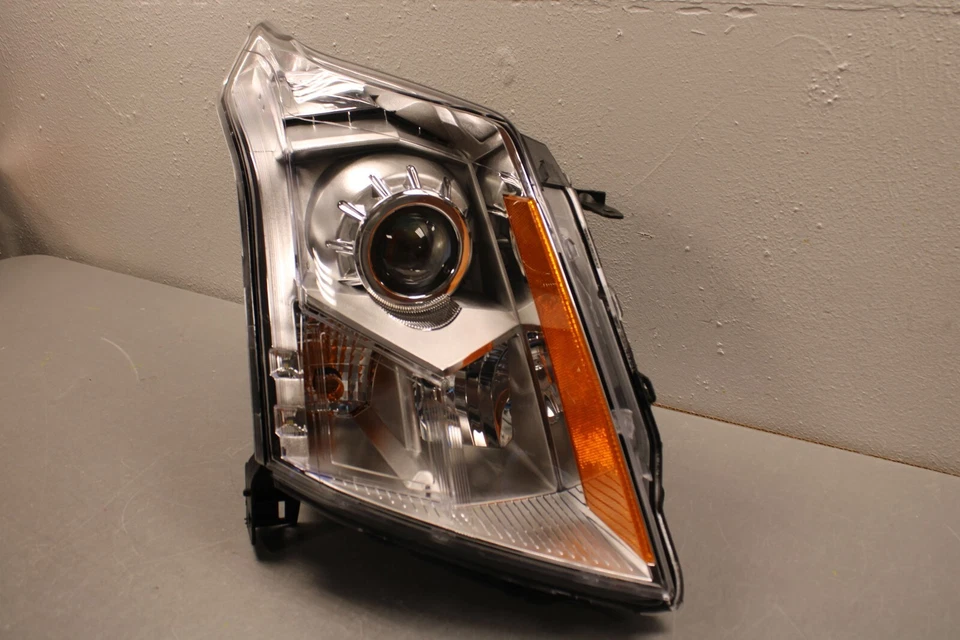 2010 2011 2012 2013 2014 2015 2016 CADILLAC SRX RIGHT SIDE HALOGEN HEADLIGHT — 第 2/4 张图片