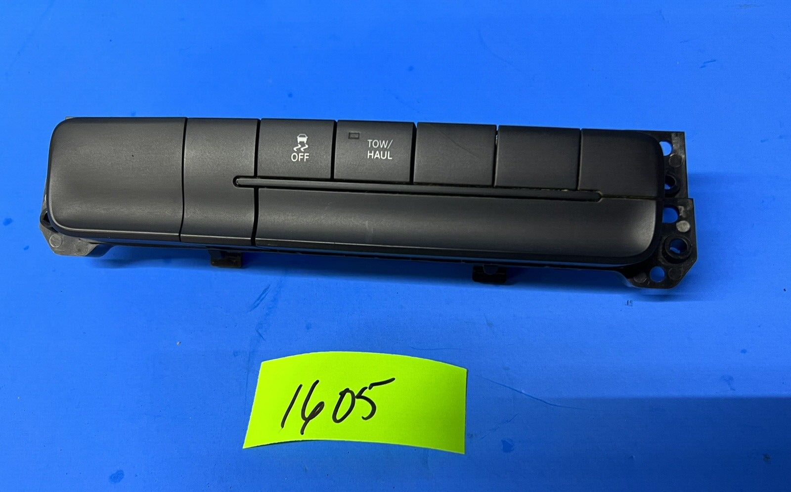 2016 2018 DODGE RAM 1500 DASH TRACTION CONTROL TOW HAUL SWITCH OEM 2016-2018-dodge-ram-1500-dash-traction-control-tow-haul-switch-oem