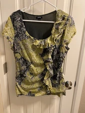 Apt 9 XL Top Gray Lime Yellow Ruffle Front Blouse Shirt Stretch Short Sleeve