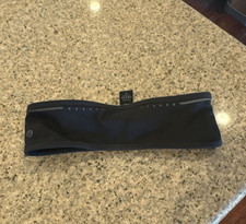 Lululemon Black Stretch Headband. Fleece inside to keep warm.
