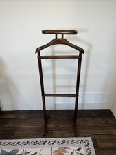 Dark Rich Wood Gentlemans Valet Butler Rack Suit Stand Vintage MCM Jewelry Tray