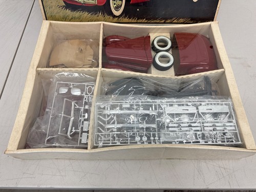 AMT 1/12 Scale 1937 Cord Supercharged 812 Conv. Coupe Model Kit Sealed Contents - Picture 3 of 4