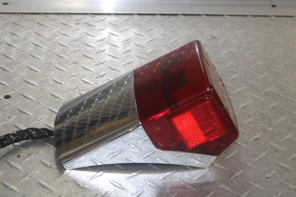 Kawasaki Vulcan 750 1997 VN750A luz de freno trasera 23025-1305 funcionamiento video Foto 4 de 4