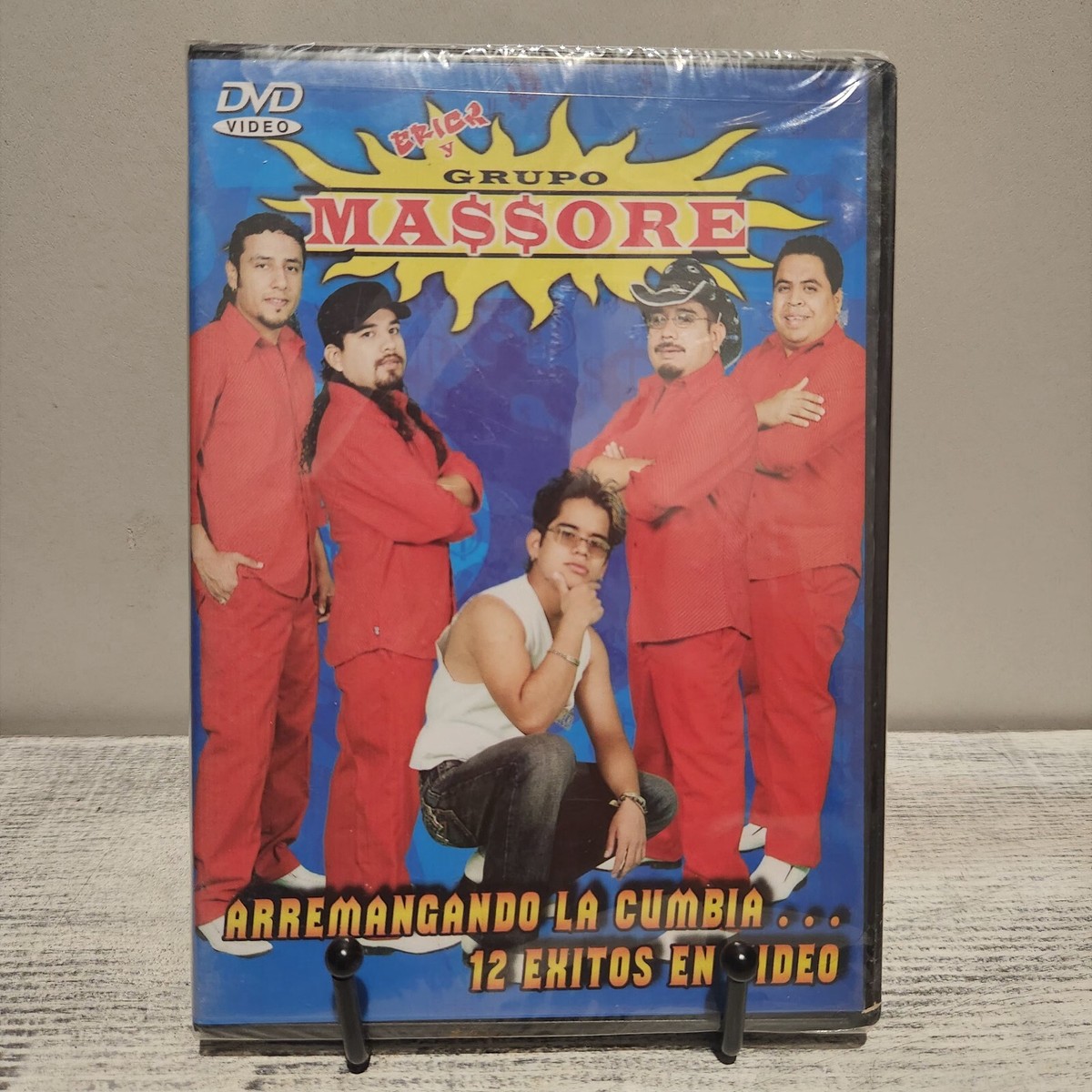 Erick Y Grupo Massore Arremangando La Cumbia 12 Exitos Spanish Dvd