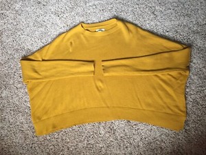 urban outfitters yellow crop top