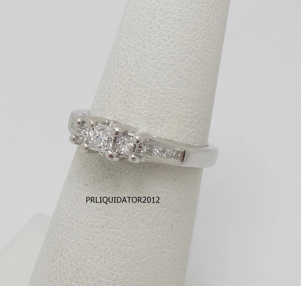 Anillo de compromiso de boda de aniversario de diamantes naturales de 1/2 quilate de oro blanco de 14 quilates Foto 2 de 4