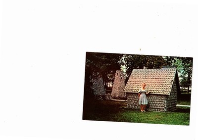 7 Up Bottle House, Rockome Gardens, Arcola, IL Postcard