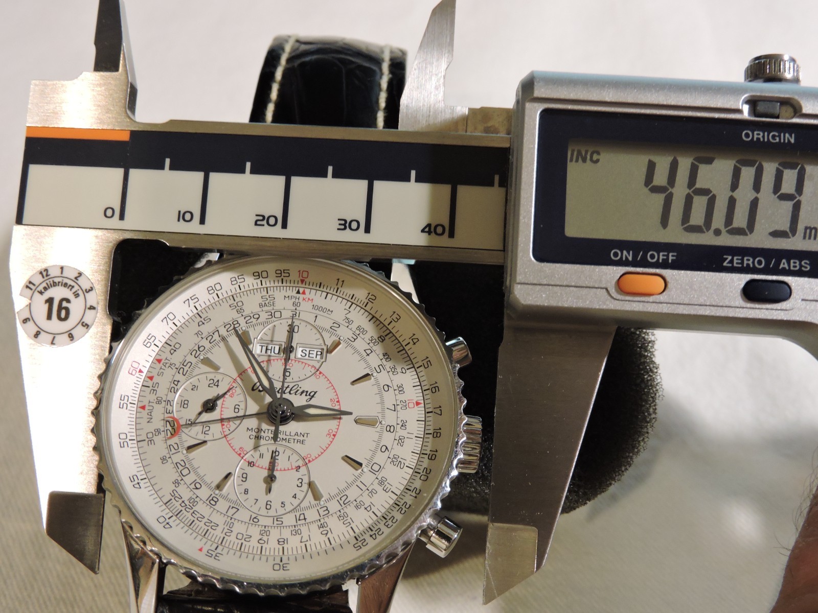 Breitling Navitimer Montbrillant Datora A21330 Triple Date Chronograph AUTHENTIC image 4