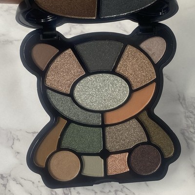 I Heart Revolution Toy Factory Jett Black Teddy Bear Eyeshadow Palette