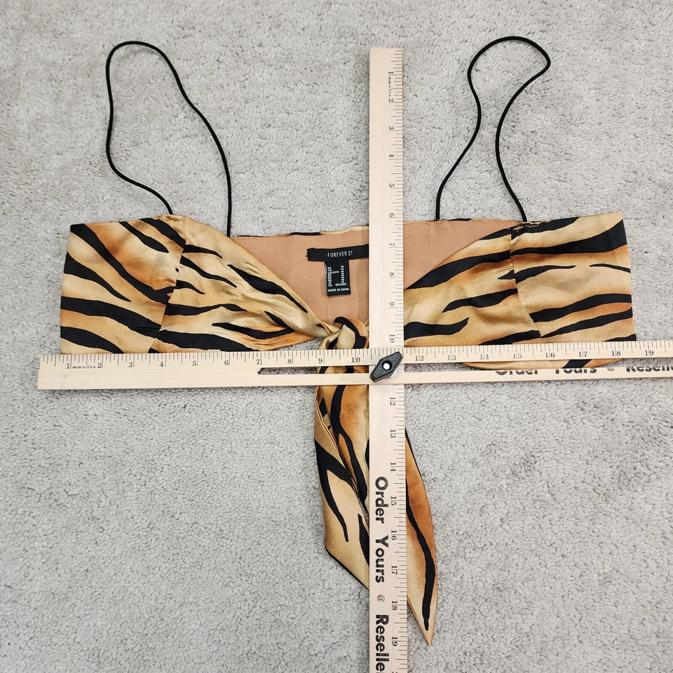 Camiseta sin mangas Forever 21 corta con estampado de tigre mediana Foto 2 de 4