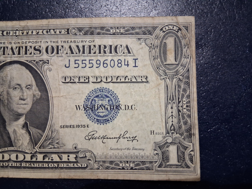 1935E RARE ERROR DOLLAR BILL SILVER CERTIFICATE BLUE SEAL CRISP CONDITION - Picture 4 of 7