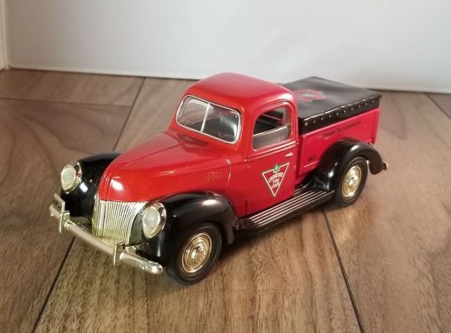 1940 Ford Pickup Canadian Tire 125 Liberty Classics Coinbank