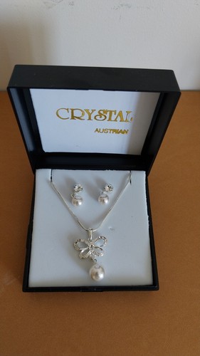 Elegant Silver Bow Pendant and Earrings Set with Pearls and Crystals- Gift Boxed - Picture 4 of 10