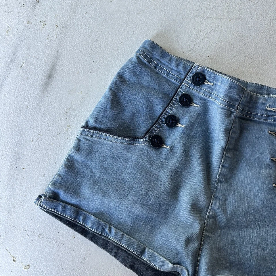 KIMCHI WOMENS DENIM SHORTS SIZE 4 Full Front Button See Pics For Size - Image 2 of 4