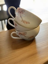 Fukagawa Arita Set Of Three Gold Rim Cups W/ Maple Leaf Pattern 905