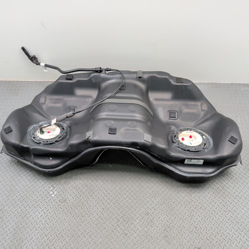 Maserati Ghibli 2014-2024 Right Fuel tank Photo - $304
