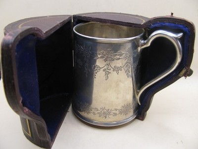 Birmingham 1879 Sterlingsilber Becher von Spurrier & Co im Lederetui