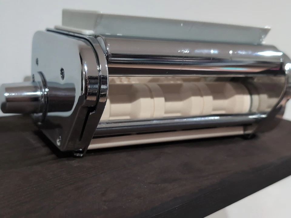 KitchenAid Raviolis Soporte Mezclador Accesorio Hecho en Italia - sin cepillo/cuchara Foto 4 de 4