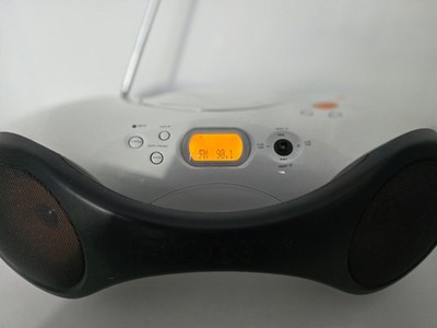 Sony ZS-X3CP S2 Sports Boombox CD Player AM/FM Radio &adapter MP3 Comp Mega Bass