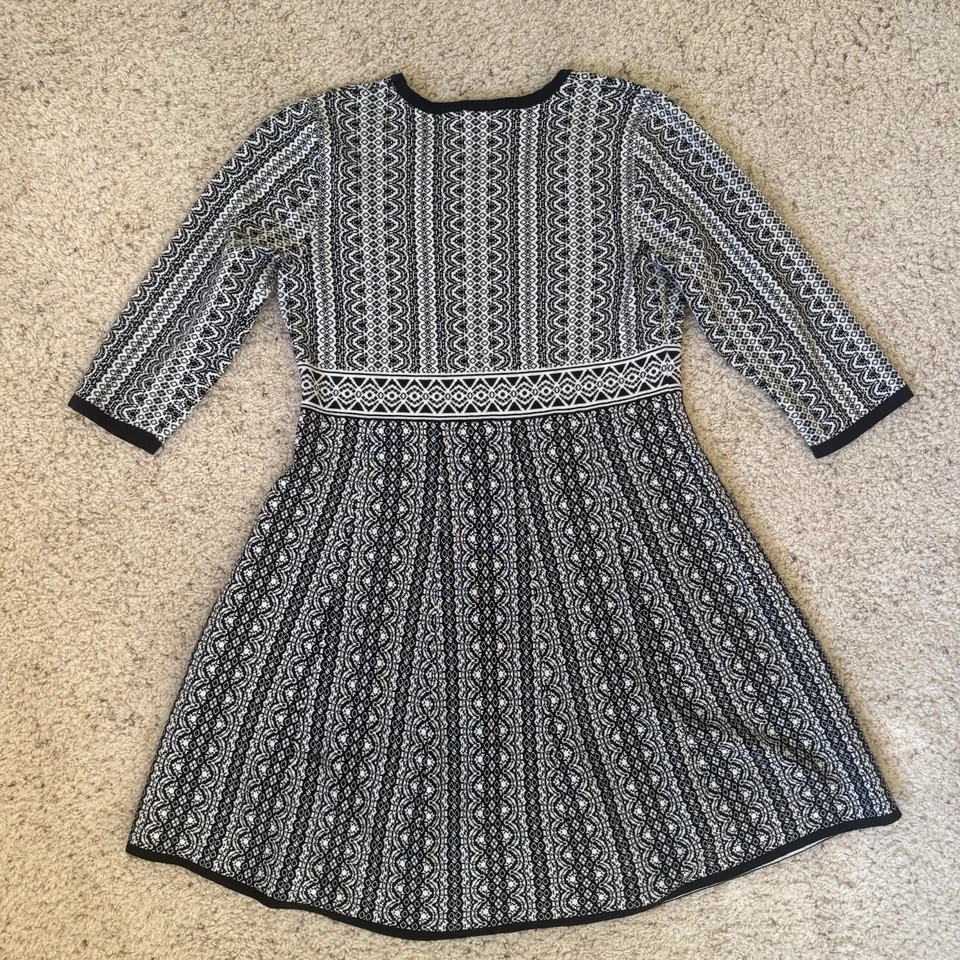 Vestido Suéter Nina Leonard Blanco y Negro Ajuste y Acampanado Manga Larga XL Foto 4 de 4